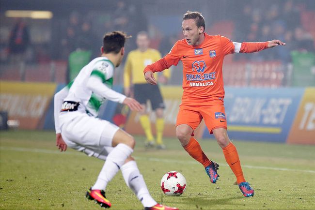 而意甲则更 而意甲则更